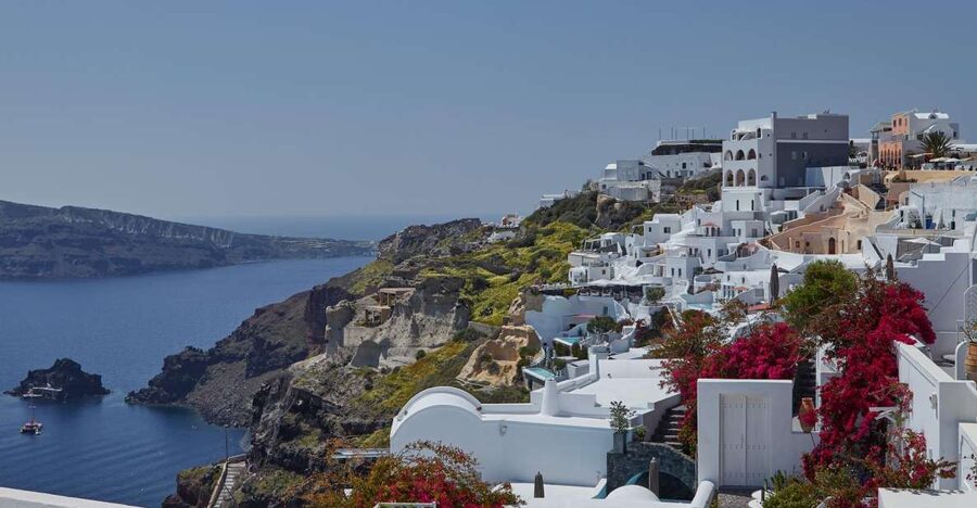 Santorini: Private Day Tour with Guide - Oia villages first: architecture, views, and a crowd-smart start