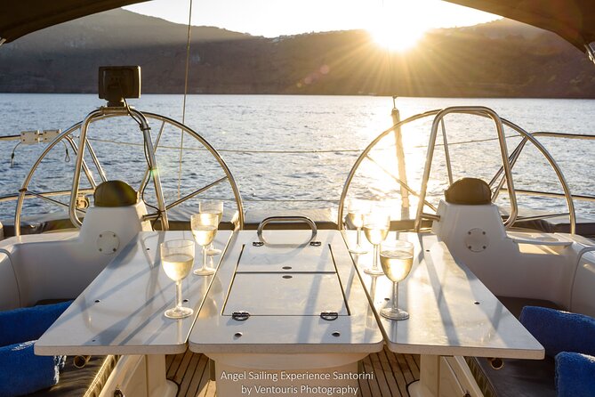 Santorini Private Daytime Sailing Tour with Meal, Drinks &Transfer included - Timing and what to expect from each segment