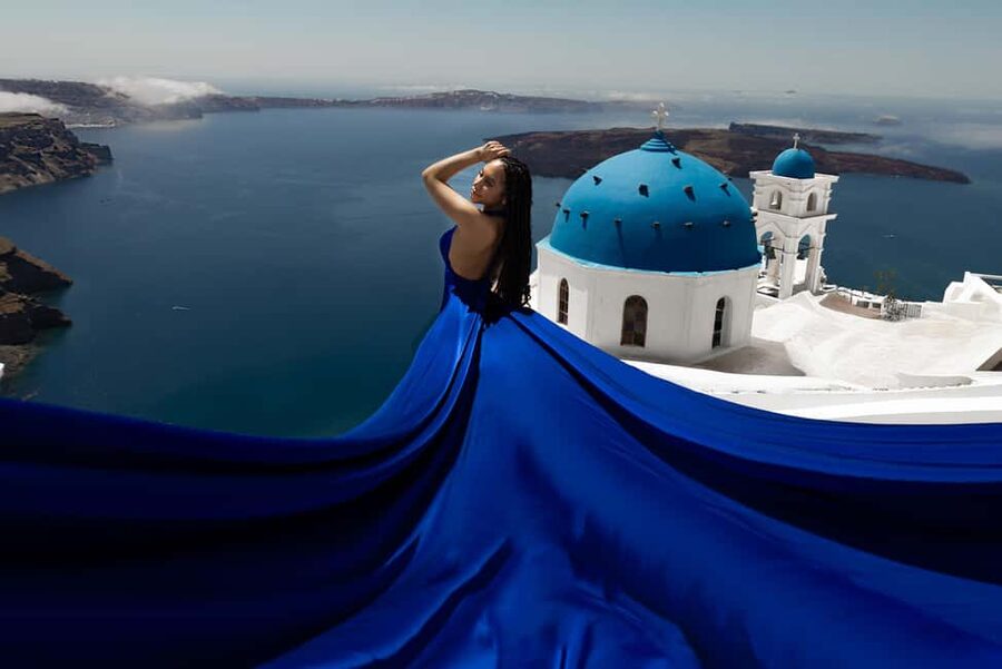 Santorini: Private Flying Dress Photoshoot at Iconic Spots - Santorini flying dress photoshoot: what you’re really paying for