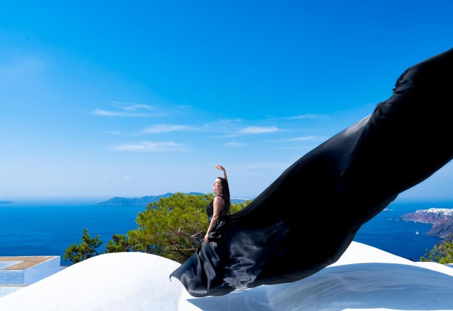 Santorini: Private Flying Dress Photoshoot with Pickup - Why Santorini flying-dress photos look better than selfies