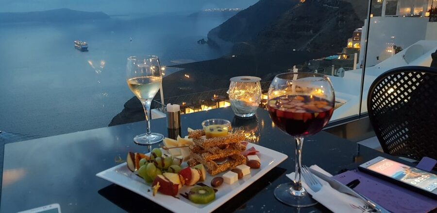Santorini: Private Group Sightseeing Tour - Pickup, minivan comfort, and why timing matters on Santorini