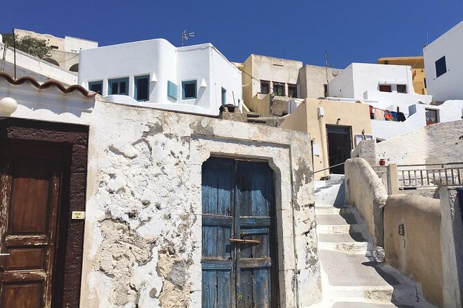 Santorini Private Half-Day Tour with Pickup - Stop 1: Oia for cliff views and a quick taste of classic Santorini