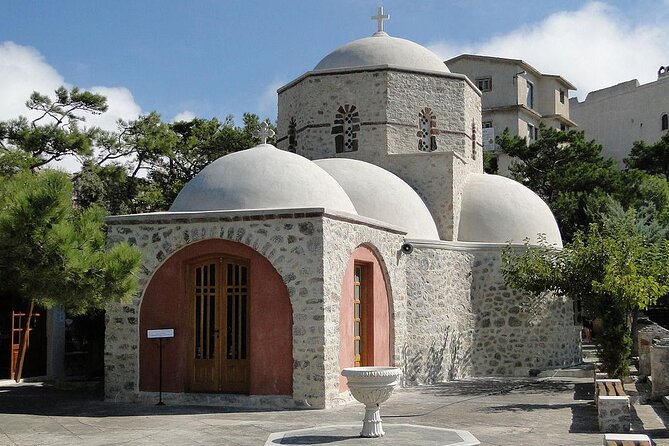 Santorini Private Half-Day Tour with Pickup - Perissa Black Sand Beach: quick volcanic realism in 15 minutes