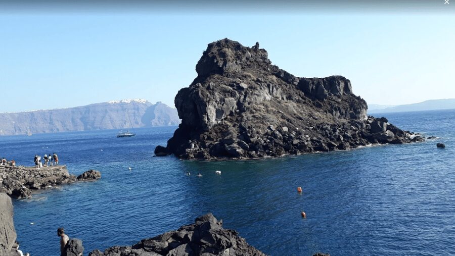 Santorini: Private Motorboat Cruise and Volcano Hike - The Motorboat: Comfortable, Shaded, and Practical