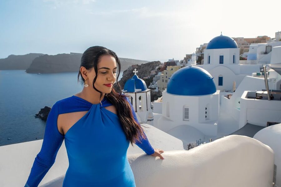 Santorini: Private Photo Shoot with a Professional … - Who this Santorini photo shoot suits best