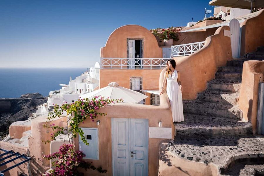Santorini: Private Photoshoot with Professional Photographer - A private Santorini photoshoot that feels like a guided stroll