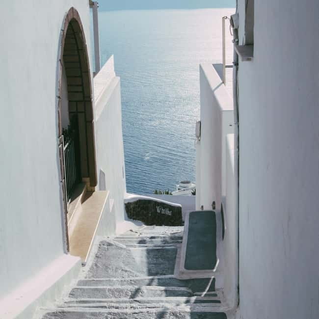 Santorini: Private Shore Excursion for Cruise Passengers - Oia in 45 Minutes: Whitewashed Streets and Caldera Views