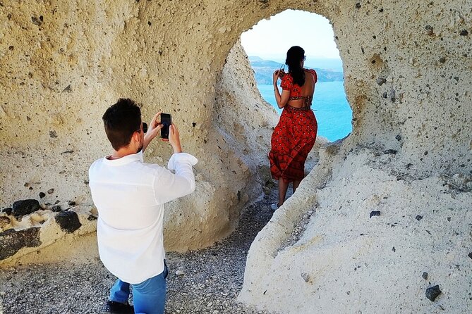 Santorini: Private Sightseeing Tour with Local Guide - Door-to-door pickup and an air-conditioned way to see Santorini