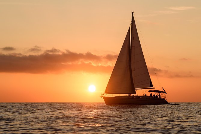 Santorini Private Sunset Sailing Tour with Dinner, Drinks &Transfer included - Who this sunset sailing tour suits best