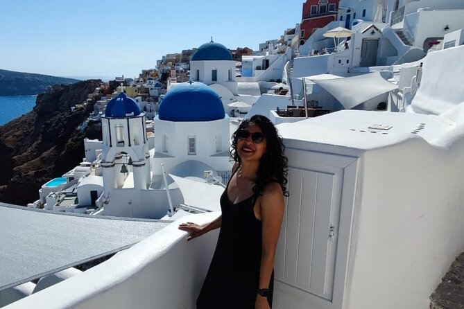 Santorini Private Tour with Sunset Wine Tasting at Santo Wines - Oia Village in 60 Minutes: Blue Domes, White Walls, Real Photo Stops