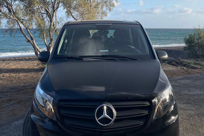 Santorini Private Transfers : From-to Airport/Port or Hotel - The driver experience: communication, waiting, and a first taste of Santorini