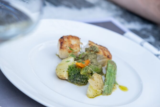 Santorini Private Wine Tour with Dinner & Oia Sunset - Dinner and the Oia sunset payoff