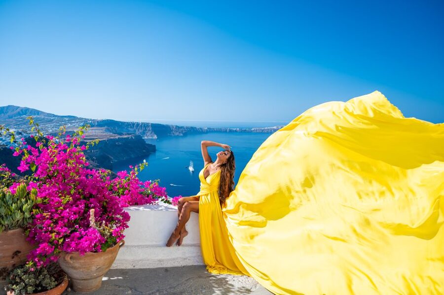 Santorini: Proffessional Flying Dress Photoshoot - What to bring (and what to avoid) for a smooth barefoot shoot