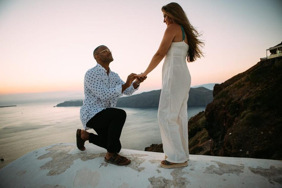 Santorini Proposal: A Luxury Photoshoot for Your Yes! Moment - A Few Smart Planning Moves Before Your Proposal Date