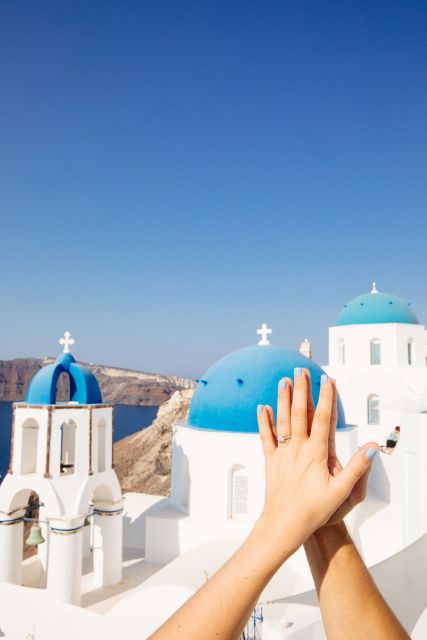 Santorini Proposal: A Luxury Photoshoot for Your Yes! Moment - Should You Book This Santorini Proposal Photoshoot?
