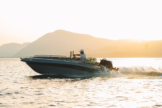 Santorini Rent a Boat - License free private cruise - Price and value: what $301 per group gets you