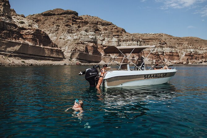 Santorini Rent a Boat Without License - Why a license-free boat changes your Santorini day