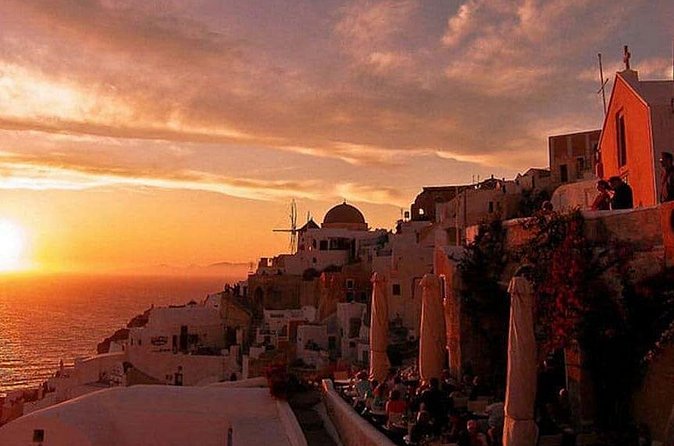 Santorini Roundtrip transport For oia - What the driver actually does (and what you shouldn’t expect)