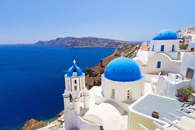 Santorini Roundtrip transport For oia - Pickup and drop-off in Fira (and the cruise cable car exit)