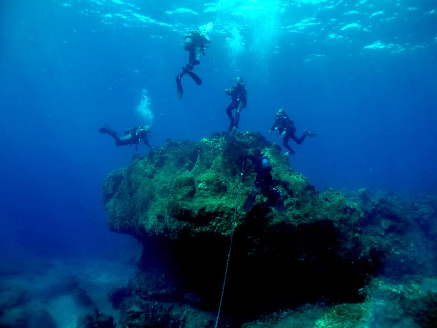 Santorini: Scuba Diving Experience for Beginners - Entering the Water: What the Instructor-First Experience Feels Like