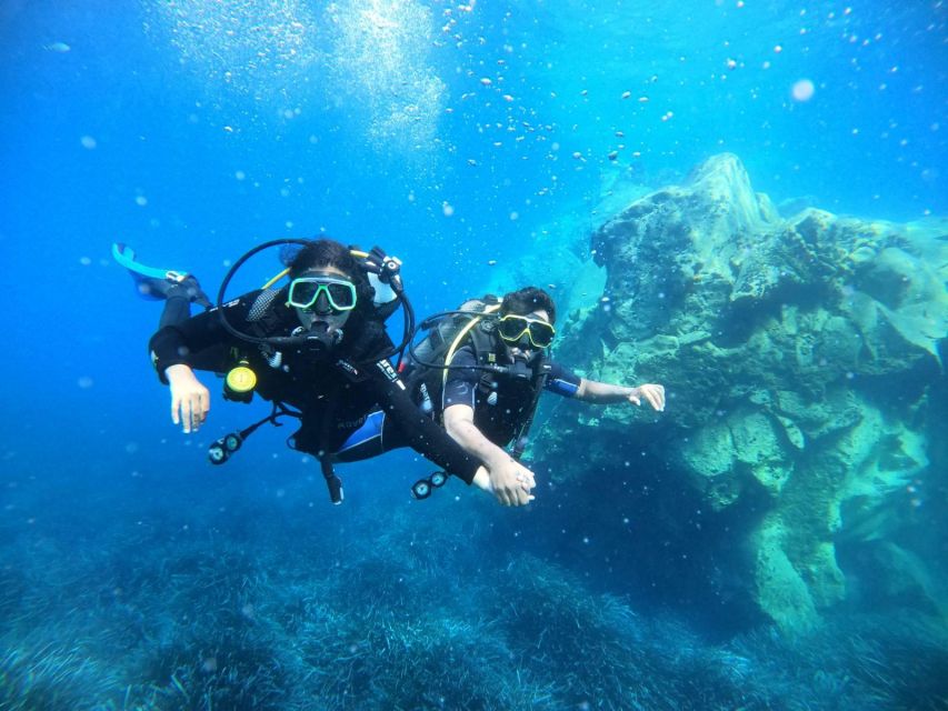 Santorini: Scuba Diving Experience in Caldera for Beginners - Instructors make or break the first time—and this team seems tuned for nerves