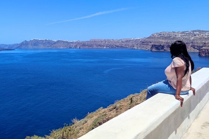Santorini Shore Excursion: Private Sightseeing Tour - Getting Oriented in Oia: Marble Streets, Sea Air, and Shop Time