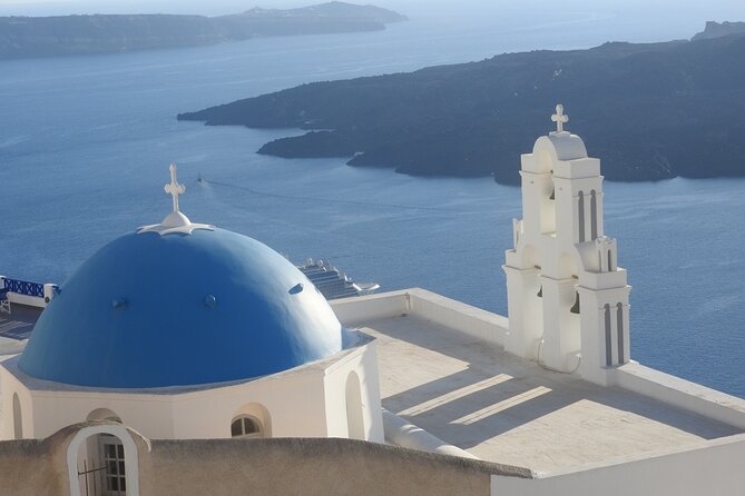 Santorini Sightseeing Half Day Small Group Tour - Stop 5: Oia in 1 hour 15 minutes—alleys, castle area, boutiques, and sunset timing