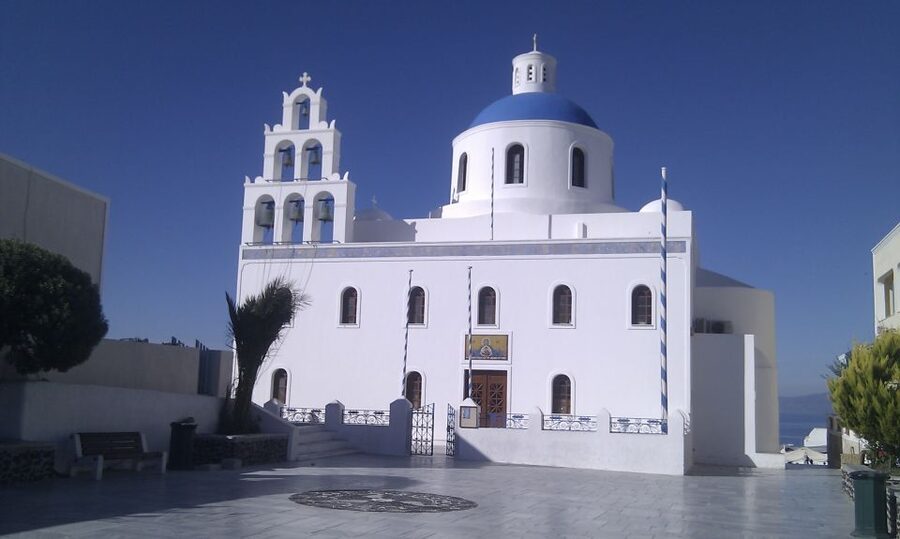 Santorini: Sightseeing Island Tour (Private) - Pickup and comfort: modern van, WiFi, and a guide who steers