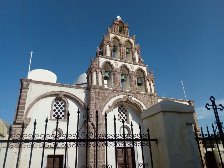 Santorini: Small-Group Highlights Tour of Venetian Castles - Akrotiri photo stop + Perivolos black sand: a caldera break you can actually cool down