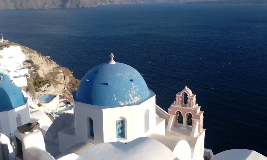 Santorini: Small-Group Highlights Tour of Venetian Castles - From Thera pickup to hilltop Pyrgos: getting your caldera bearings