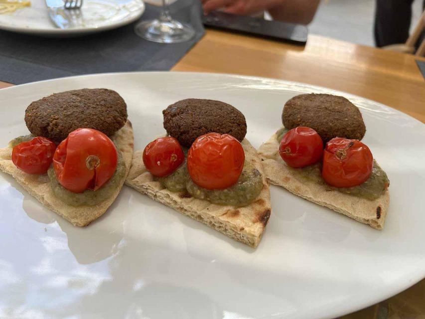 Santorini: Small-Group Sunset Wine Tour with Santo Winery - The group size advantage (max 10) and what it changes