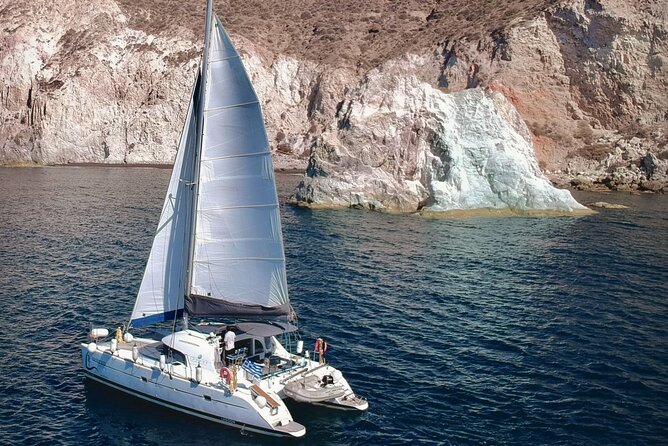 Santorini: Standard Small-Group Catamaran Cruise with Food/Drinks - Vlychada departure: the easy start for a caldera day