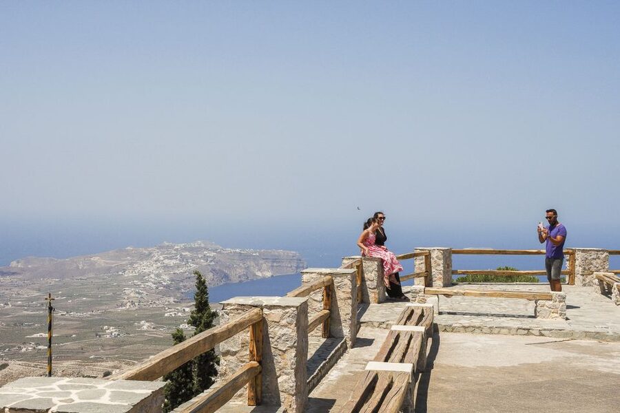 Santorini: Top Sights Day Trip, Wine Tasting, & Oia Sunset - Price and Value: What $61 Really Covers