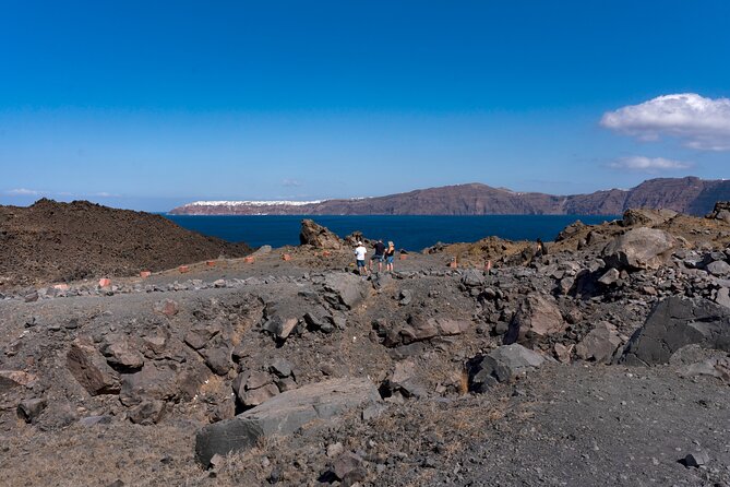 Santorini Tour of Caldera with Glass bottom Boat - From the Old Port to the Volcano: What the Start Feels Like
