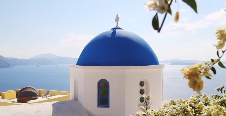 Santorini Tour with Pick-up from Heraklion - Perissa Beach for Black Sand and a Slower Pace