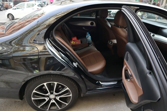 Santorini VIP Limousine Transfer Services - Pickup and where you’ll start on Santorini