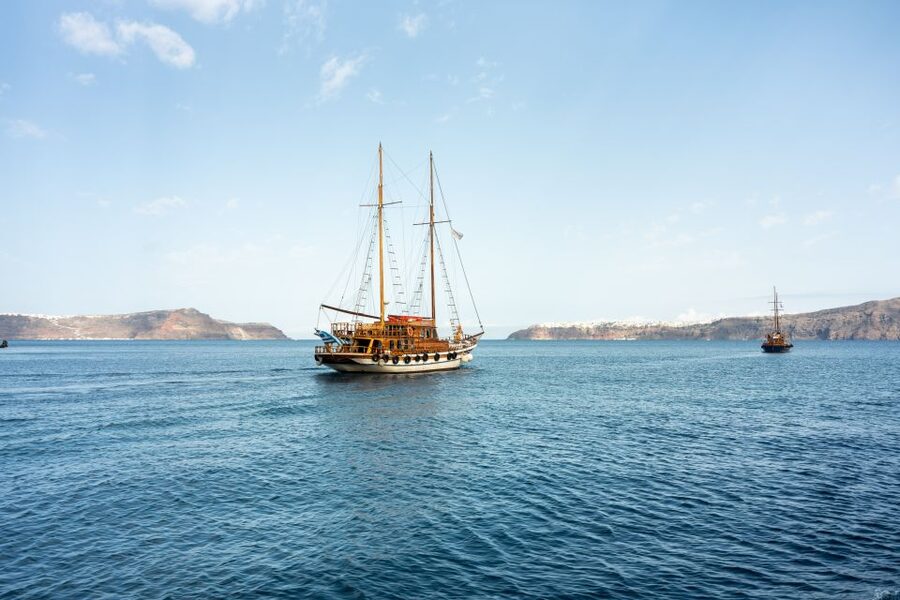 Santorini: Volcanic Islands Cruise with Hot Springs Visit - Caldera sailing: why the boat part is more than transport
