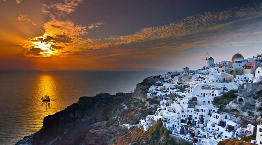 Santorini: Volcanic Sunset Cruise with Dinner - Who should book this cruise, and who should skip it