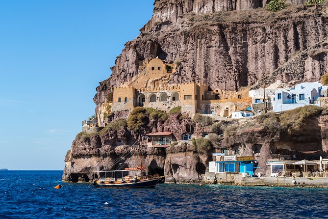 Santorini Volcano and Hot Springs Cruise Tour from Fira Old Port - What the Boat Ride Feels Like: Shade, Snacks, and Sea Conditions