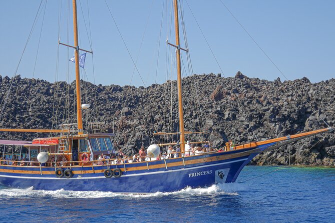 Santorini Volcano Cruise Including Hot Springs and Thirasia - The Santorini volcano cruise idea: why it works
