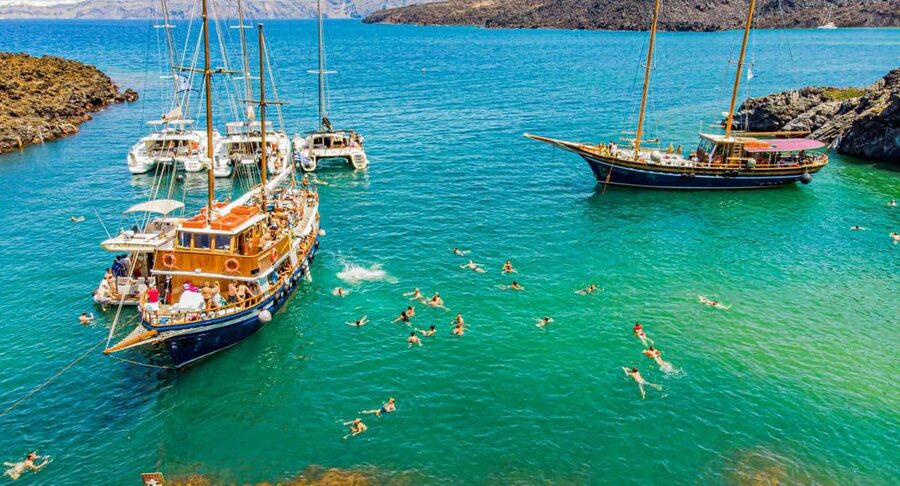 Santorini Volcano, Hot Springs Adventure - Getting to the Old Port of Fira (Gialos) and Finding the Right Desk