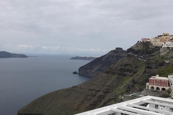 Santorini: Walking Tour of Fira - Where to meet: Ypapanti Church and getting oriented fast