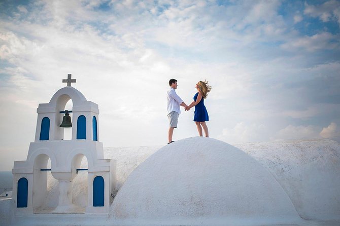 Santorini Walking Tour with a Personal Photographer - The real deal: what this experience gives you