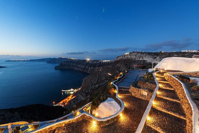 Santorini Wine Tasting: Day or Sunset Private Tour - The quick Megalochori stop: indigenous vines on volcanic soil