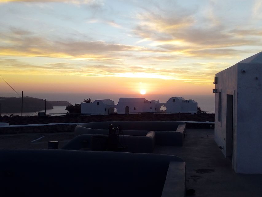 Santorini: Wine Tasting Tour & Sunset Viewing - Price and value: what $192 buys you on Santorini