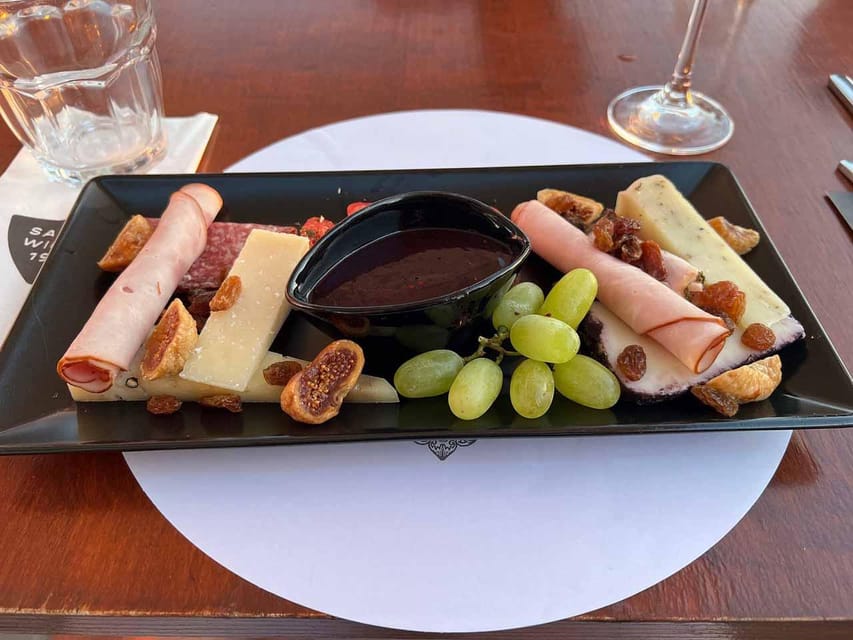 Santorini: Wine Tasting Tour with Snacks - How the tastings work: 12 wines, cheese and snacks, and a mini tasting tutorial