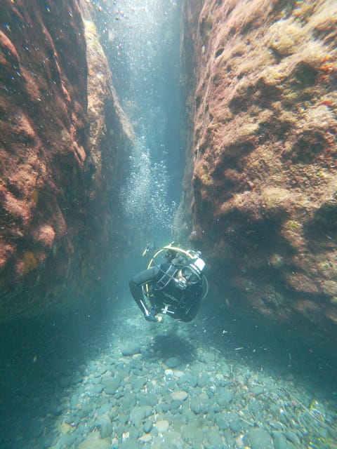 Scuba Diving in the Volcanic Caldera/shorelines of Santorini - Key Things I’d Pay Attention To