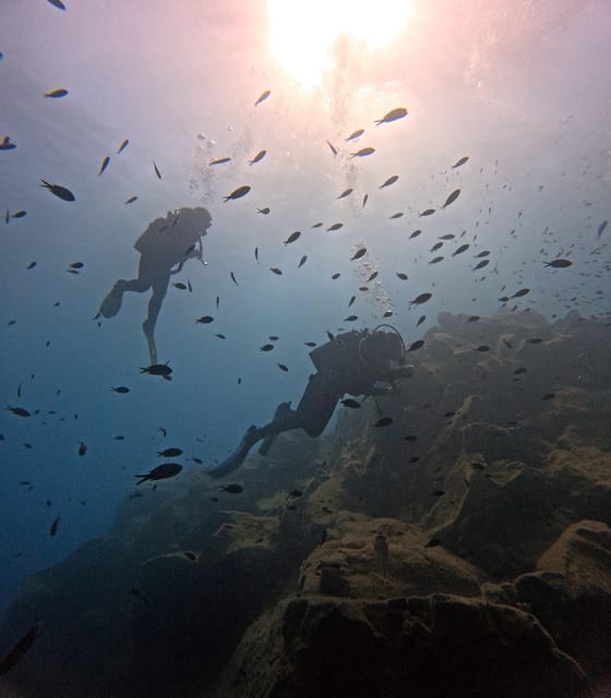Scuba Diving in the Volcanic Caldera/shorelines of Santorini - The Boat/Transfer Legs: Short Ride, More Briefing Time