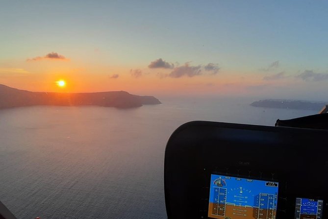 Shared Helicopter Tour Santorini 20 minutes - 2 passengers - Red Beach and the volcano colors you can spot