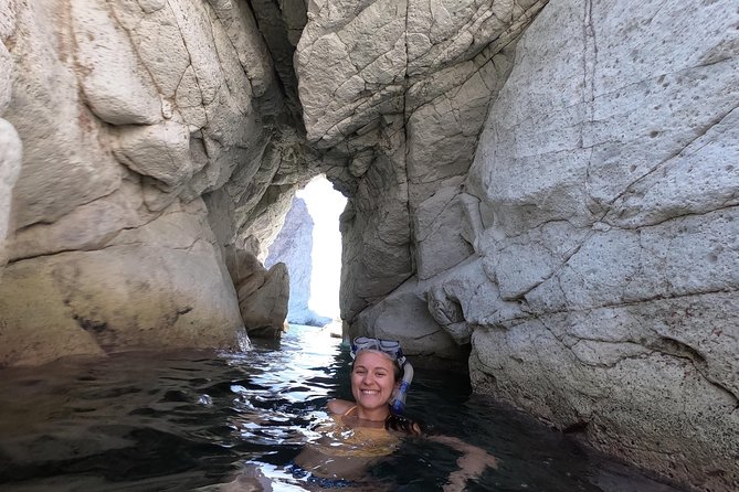 Small-Group Santorini Sea Caves Kayak Trip with Snorkeling & Picnic - Meeting point and timing: how to avoid the pickup headache